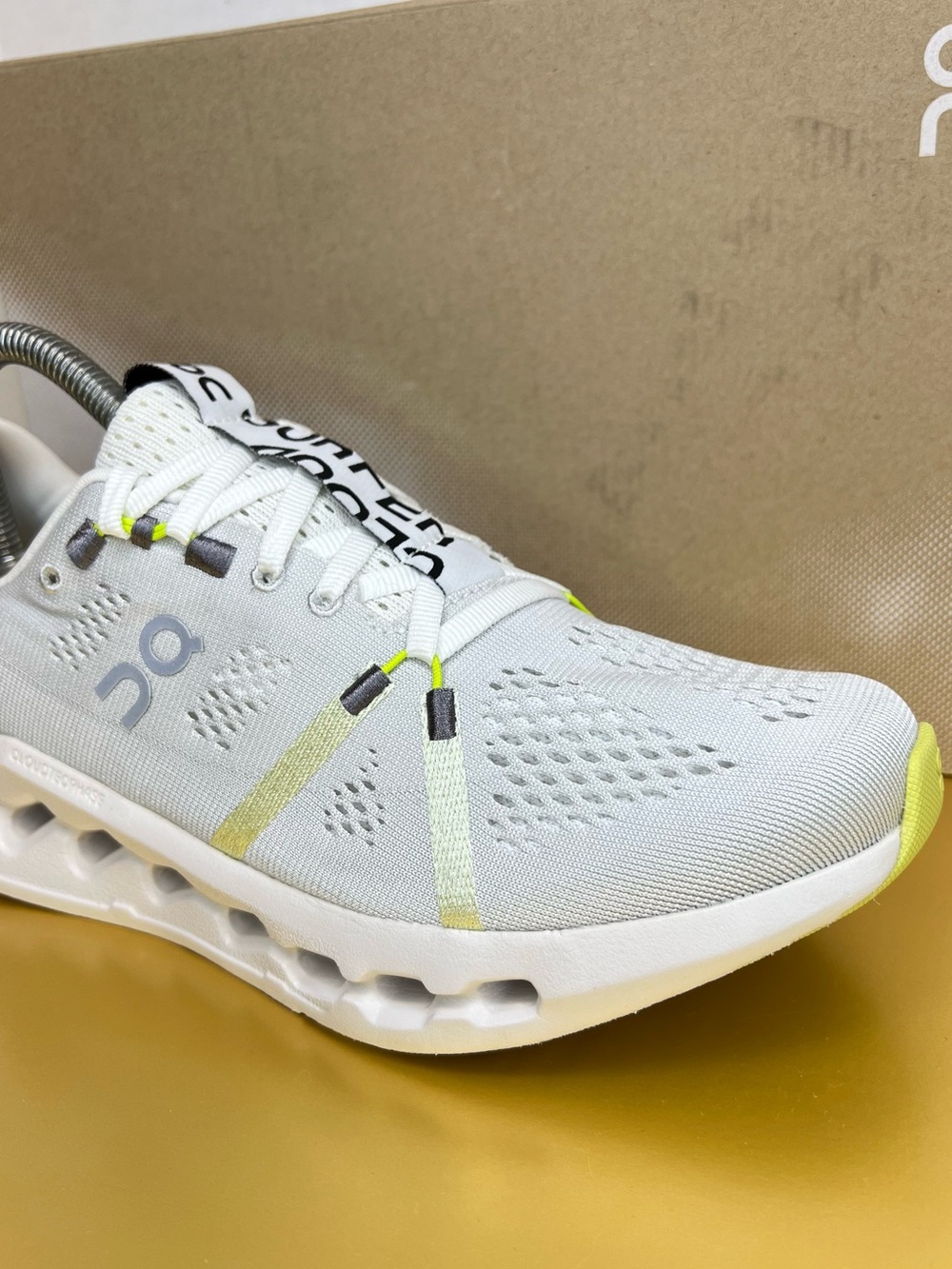 On Running Cloudsurfer Womens Size 8 White/Sand With Box Worn 3x Indoors Only! - Picture 4 of 16